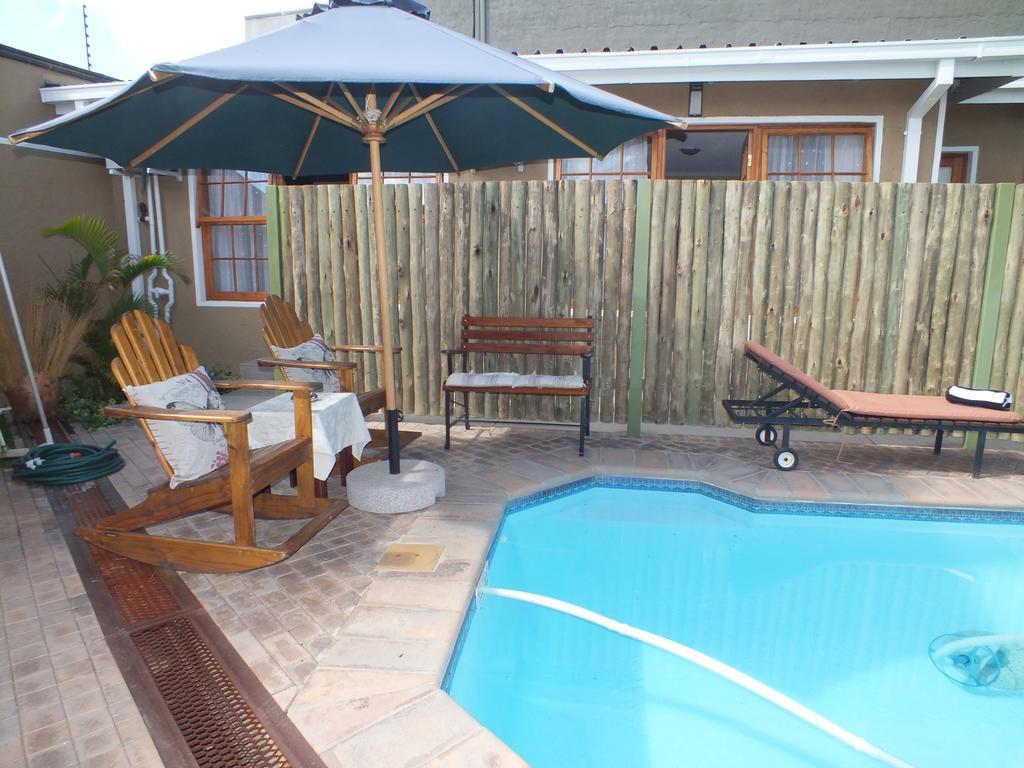 Uzuri Guesthouse Cc Windhoek Exterior photo