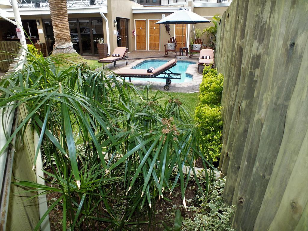 Uzuri Guesthouse Cc Windhoek Exterior photo