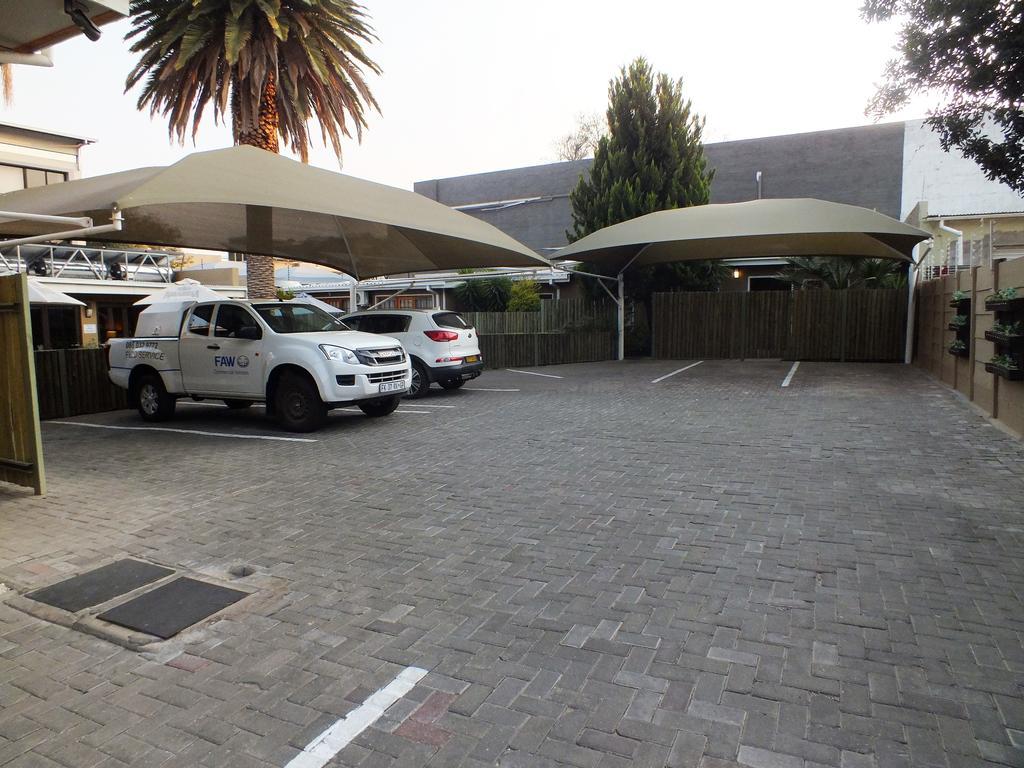 Uzuri Guesthouse Cc Windhoek Exterior photo